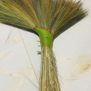 Chổi cán tre, Chổi đót cán dài