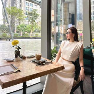 SET TRẮNG CHÂN VÁY ÁO CROPTOP – DT1736