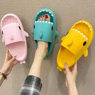 48918 Dép Cá Mập Đi Trong Nhà Dễ Thương Size Lớn Cho Nam Nữ