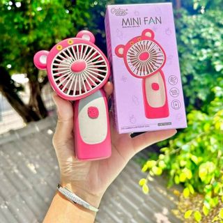 Quạt mini tích điện gấu dâu Hottrend sạc USB