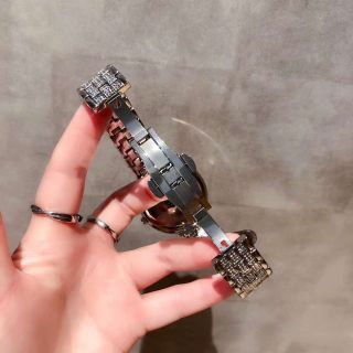 Đồng hồ nữ mới choparss
