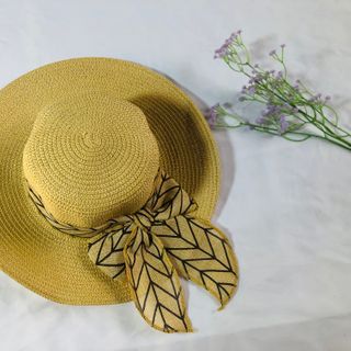 Mũ nữ rộng vành.