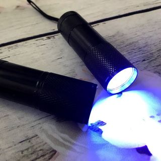 Đèn pin LED 9 bóng soi tiền giả, màu đen - SP000111