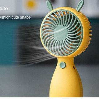 Quạt mini cầm tay, quạt cầm tay mini có đế để bàn , nhỏ gọn, tiện lợi (Tặng Dây Sạc+ kèm dây cao su) ( màu ngau nhien)