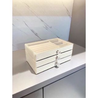 HỘP ĐỰNG TRANG SỨC 3 TẦNG TRONG SUỐT