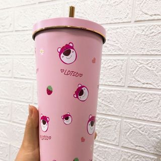 Ly giữ nhiệt hoạ tiết gấu dâu,dung tích 750ml,tặng kèm ống hút + vệ sinh ống hút,nắp bịt bình,túi đựng ly