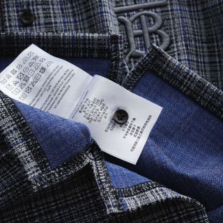 Áo thun cotton 4c nam, áo thun nam cao cấp, chất vải xuất dư hiếm,vải mịn dày dặn, hoạ tiết caro kẻ kết hợp Phối cổ màu sắc rất dễ lên đồ, thích hợp với mọi loại tuổi, vừa thanh lịch, vừa trẻ trung, nút khắc chữ rất sắc nét - size từ 57kg - 95kg.