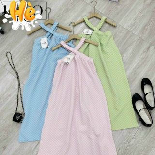 Đầm maxi đi biển, cổ chéo hở vài siêu xinh. Chất đũi xốp ô vuông. Giá sỉ- giá bán buôn