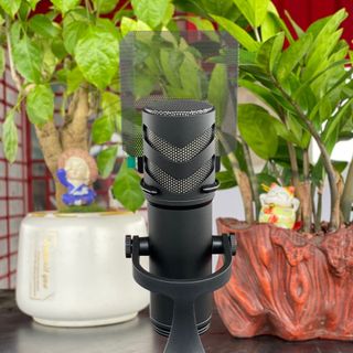 Micro MAX05 PRO, Micro thu âm tích hợp đèn RGB