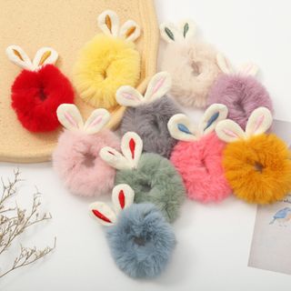 Cột tóc lông xù tại thỏ