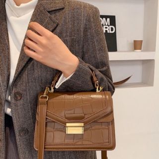 TÚI XÁCH NỮ ĐEO CHÉO CAO CẤP VÂN DA RẮN PHỐI MÀU ĐẸP SIZE 20 T008 - TRÙM SỈ VN