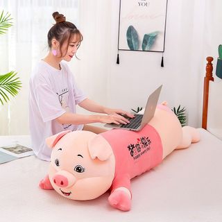 Gấu bông gối ôm Tina Heo mặc áo hồng bông cao cấp, vỏ nhung Hàn Quốc mềm mịn, co dãn 4 chiều, size 90cm - 1m1