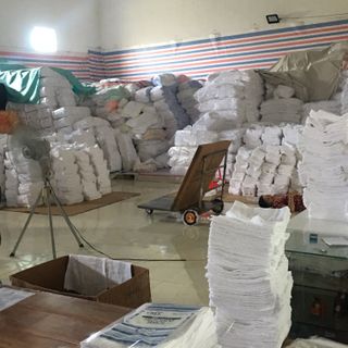 Khăn trắng Mohala chất liệu Cotton, kích thước 30x30, khăn vuông trắng cao cấp.