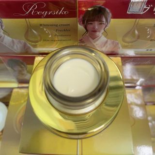 Kem trị nám Regrsiko Loại 1