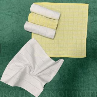 Khăn 4 ô vàng Mohala kích thước 28x28 chất liệu 100% cotton làm khăn lau cao cấp.