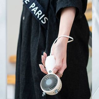 QUẠT MINI TÍCH ĐIỆN CẦM TAY, ĐỂ BÀN TIỆN LỢI HÌNH THÚ NGỘ NGHĨNH