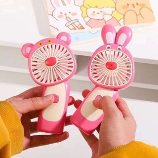 Quạt gấu dâu, thỏ dâu nghiêng đầu