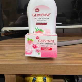 Sữa Tắm Trắng Da Hương Nước Hoa Gervenne 450G [ Hàng kèm 1 cục xà phòng ] + 12 gói tắm gội Enchanteur