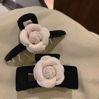 Kẹp tóc hoa trà