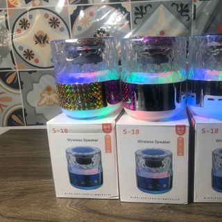 Loa Blutooth mini S18, nhỏ gọn, có đèn Led