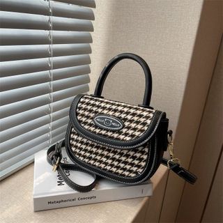 TÚI XÁCH NỮ CAO CẤP NẮP GẬP VÒNG CUNG GẤU HELLO AS23008 - TRÙM SỈ VN