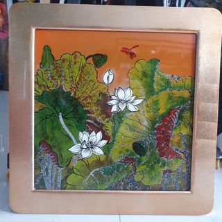 Tranh sơn mài hoa sen trắng nền cam size 55.5x55.5 cm khung dát vàng cao cấp