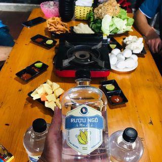 Rượu Ngô men lá trắng