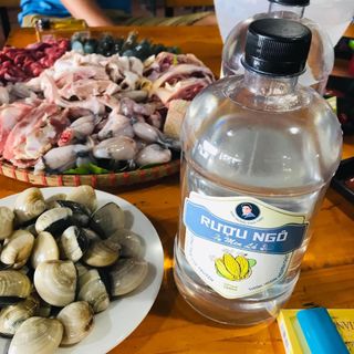 Rượu Ngô men lá trắng