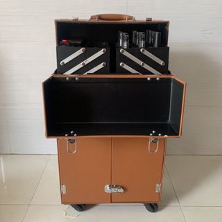 Cốp vali kéo bọc góc bạc & cửa nhiều ngăn đựng mỹ phẩm, dụng cụ trang điểm, make up, phun xăm, nối mi size 36x22x64 (cm)