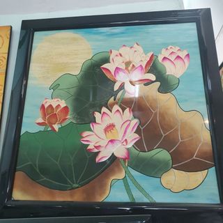 Tranh sơn mài hoa sen cao cấp Thanh Bình Lê 80x80 cm có khung sơn mài đẹp giá sỉ