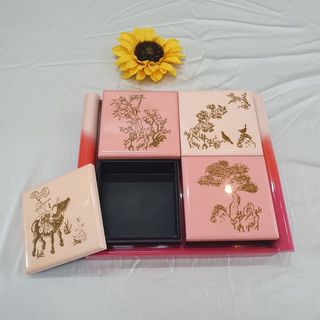 Khay hộp đựng bánh mứt sơn mài cao cấp Thanh Bình Lê, Khay cuốn