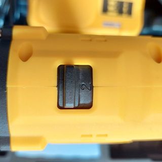 Máy khoan pin Dewalt 20v 3 chế độ - 35 cấp trượt tặng kèm phụ kiện 24 chi tiết