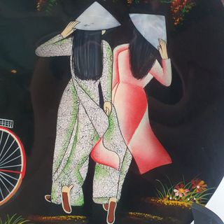 Dĩa sơn mài cao cấp Thanh Bình Lê họa tiết cô gái áo dài Việt Nam phi 35 cm
