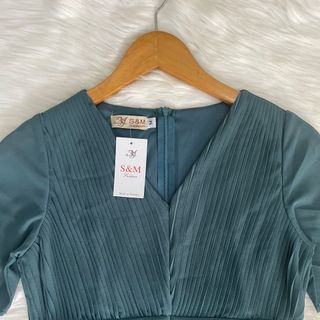 Đầm xòe form dài, xếp ly ngực, tay xẻ S&M - GR0275