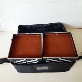 Hàng cao cấp - Cốp túi vải dày dặn bọc inox viền măm 2 tầng 4 khay lót nhung, có dây đeo đựng mỹ phẩm, nail, mi chuyên n