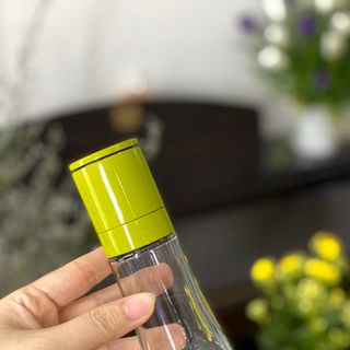 Dụng cụ xay tiêu lưỡi sứ nắp xanh nhập khẩu từ Nhật Bản