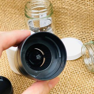 Lọ xay tiêu thủy tinh, hũ xay tiêu thuỷ tinh nắp đen, trắng nhập khẩu từ Nhật Bản