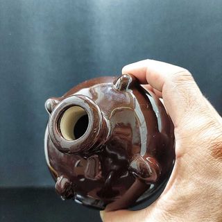 Nậm Đựng Rượu 500ML gốm sứ Bát Tràng cao cấp – mẫu quả lê chấm bi màu nâu đỏ - Nậm Rượu Bát Tràng cho giới sành tửu – Nậm Rượu Gốm Sứ chất lượng đảm bảo – Nậm Rượu Đẹp (L3)