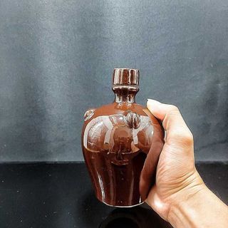 Nậm Đựng Rượu 500ML gốm sứ Bát Tràng cao cấp – mẫu quả lê chấm bi màu nâu đỏ - Nậm Rượu Bát Tràng cho giới sành tửu – Nậm Rượu Gốm Sứ chất lượng đảm bảo – Nậm Rượu Đẹp (L3)