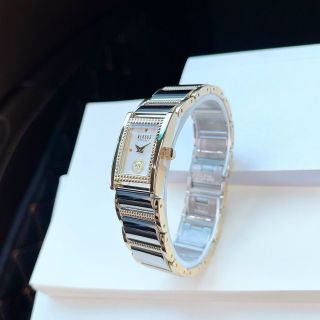 ĐỒNG HỒ NỮ VERSUS CHÍNH HÃNG
