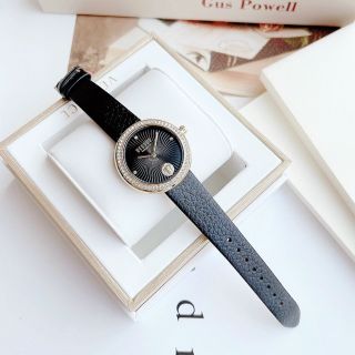 ĐỒNG HỒ VERSUS NỮ CHÍNH HÃNG