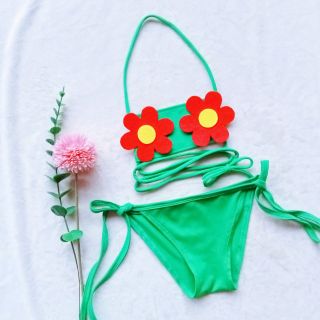 Áo tắm. đồ bơi hai mảnh. bikini đi biển bé gái.