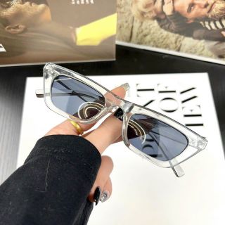 Kính mát gọng hình chữ Nhật