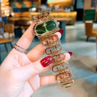 Đồng hồ fendis mẫu mới ạ