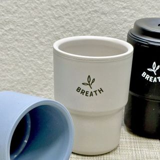 Cốc uống cafe nắp xoay có lỗ cắm ống hút Breath 320ml hàng nội địa Nhật Bản