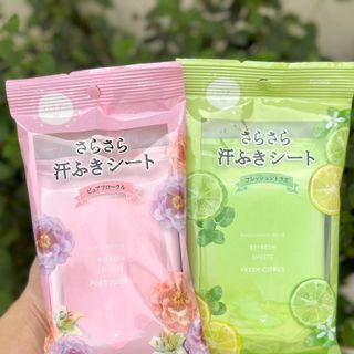 Gói 20 khăn ướt dưỡng ẩm hương hoa hồng và hương chanh hàng nội địa Nhật Bản giá sỉ