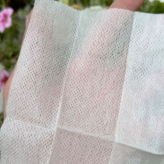 Gói 20 khăn ướt dưỡng ẩm hương hoa hồng và hương chanh hàng nội địa Nhật Bản