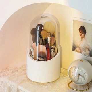 Hộp đựng cọ trang điểm xoay 360 độ có nắp đậy