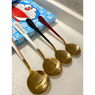 Set 4 Thìa Inox Doraemon Mạ Vàng Kèm Vỏ Hộp Xinh Xắn