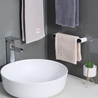 Giá Treo Khăn Gắn Tường ECOCO 26.5cm